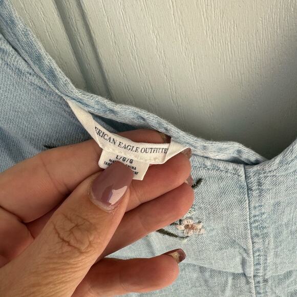 American Eagle light wash chambray boho embroidered fringe crop top size large - Picture 5 of 7